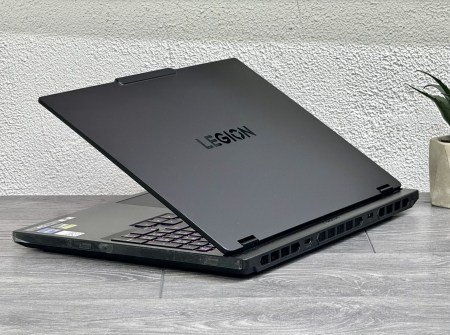 Lenovo Legion 5 15IRX10 5